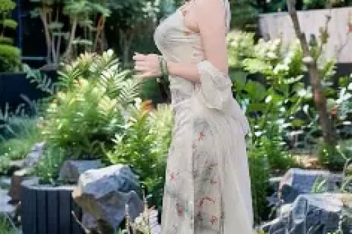 虞书欣封杀风波升级！曝其借拍戏扇巴掌打人画面曝光本人也出手了！